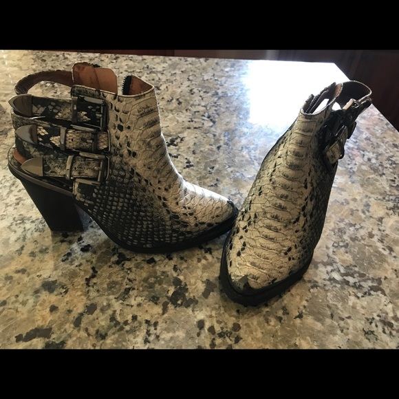 Jeffrey Campbell booties - Picture 7 of 8